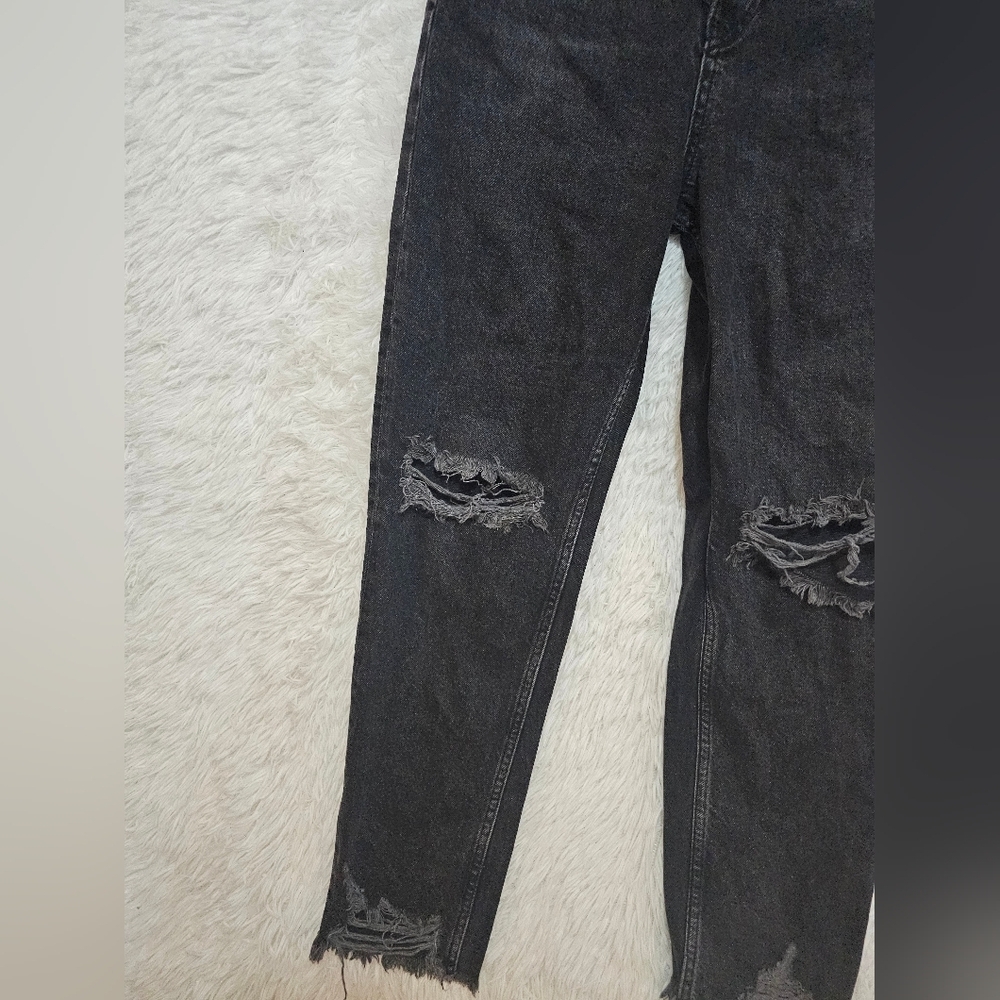Zara High Rise Black Ripped Jeans - Picture 3 of 15